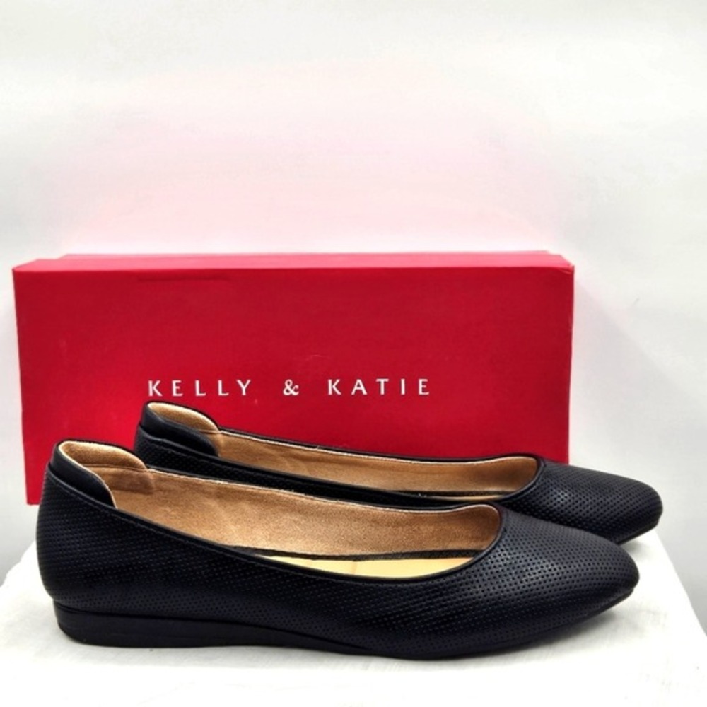 Kelly & Katie‎ Black Perforated Pointed Toe Ballet Flats Shoes Comfortable